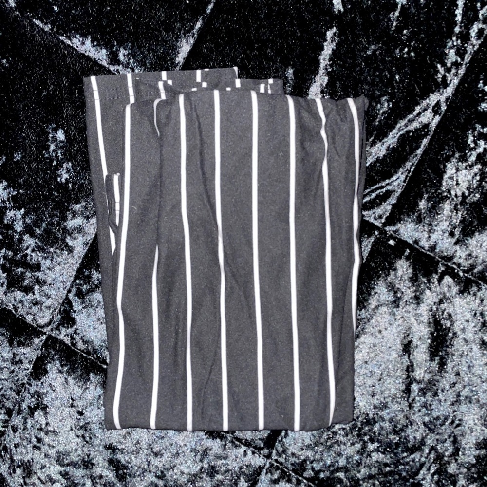 Black & White pant set!!